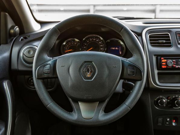 Renault Sandero II с пробегом 2015 года, цена 848 000 рублей, 174817 км, хэтчбек, Автокод Объявления