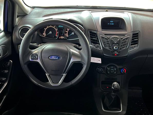 Ford Fiesta Mk6 Рестайлинг с пробегом 2015 года, цена 990 000 рублей, 66500 км, хэтчбек, Автокод Объявления