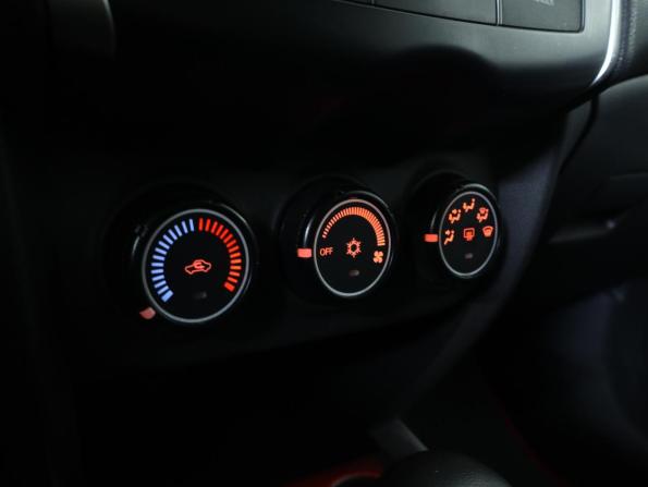 Mitsubishi ASX I с пробегом 2012 года, цена 889 000 рублей, 176059 км, внедорожник, Автокод Объявления