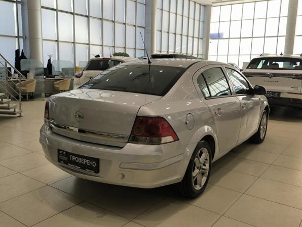 Opel Astra H Рестайлинг с пробегом 2013 года, цена 550 000 рублей, 131944 км, седан, Автокод Объявления