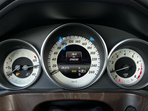 Mercedes-Benz E-Класс IV (W212 S212 C207) Рестайлинг с пробегом 2013 года, цена 1 850 000 рублей, 295865 км, седан, Автокод Объявления