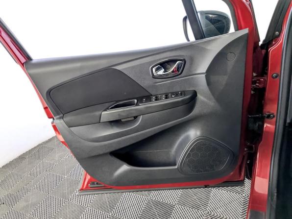 Renault Kaptur I с пробегом 2019 года, цена 1 625 000 рублей, 78582 км, внедорожник, Автокод Объявления
