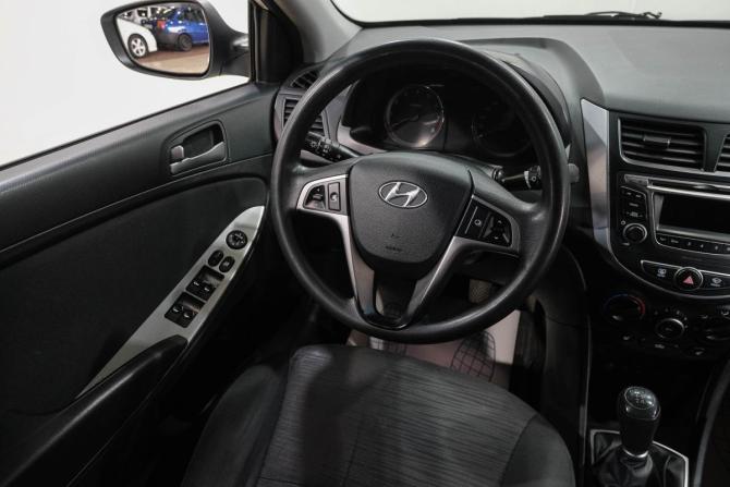 Hyundai Solaris I Рестайлинг с пробегом 2016 года, цена 899 000 рублей, 177000 км, седан, Автокод Объявления