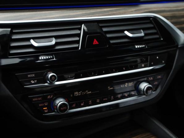 BMW 5 серии VII (G30/G31/G38) с пробегом 2017 года, цена 3 799 000 рублей, 97914 км, седан, Автокод Объявления