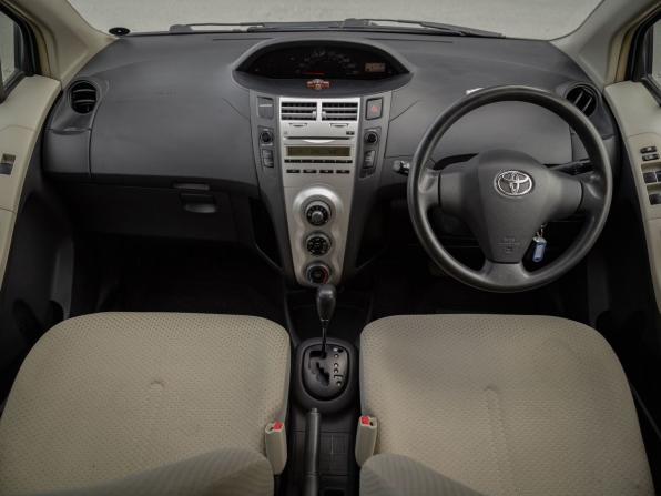 Toyota Vitz II (XP90) с пробегом 2006 года, цена 460 000 рублей, 196000 км, хэтчбек, Автокод Объявления