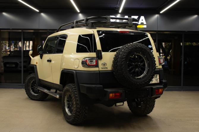 Toyota FJ Cruiser с пробегом 2018 года, цена 4 500 000 рублей, 50949 км, внедорожник, Автокод Объявления