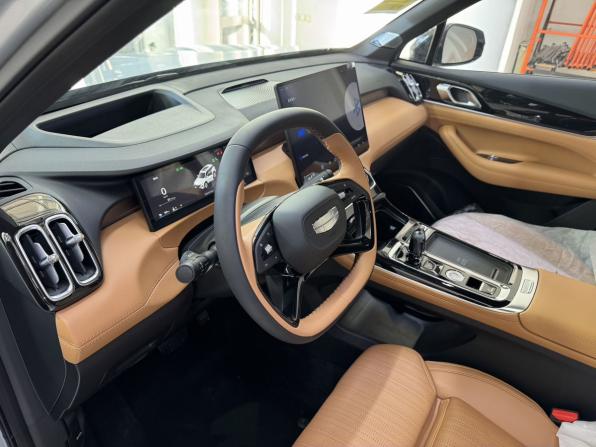 Geely Atlas II с пробегом 2025 года, цена 2 770 000 рублей, 35 км, внедорожник, Автокод Объявления