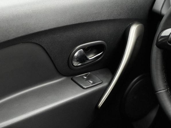 Renault Logan II с пробегом 2015 года, цена 479 000 рублей, 331986 км, седан, Автокод Объявления