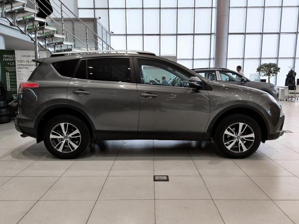 Toyota RAV4 IV (XA40) Рестайлинг с пробегом 2017 года, цена 2 399 000 рублей, 89502 км, внедорожник, Автокод Объявления