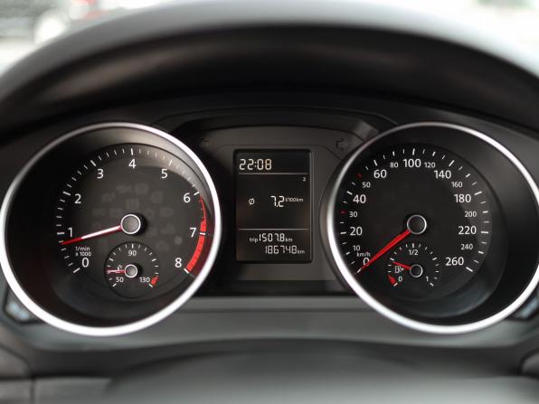Volkswagen Jetta VI Рестайлинг с пробегом 2015 года, цена 1 079 000 рублей, 187000 км, седан, Автокод Объявления