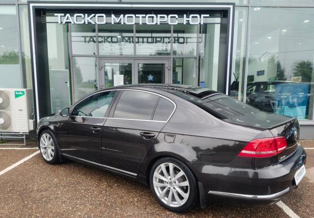 Volkswagen Passat B7 с пробегом 2011 года, цена 1 008 900 рублей, 257848 км, седан, Автокод Объявления