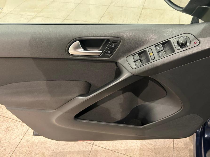 Volkswagen Tiguan I Рестайлинг Санкт-Петербург  - изображение 16