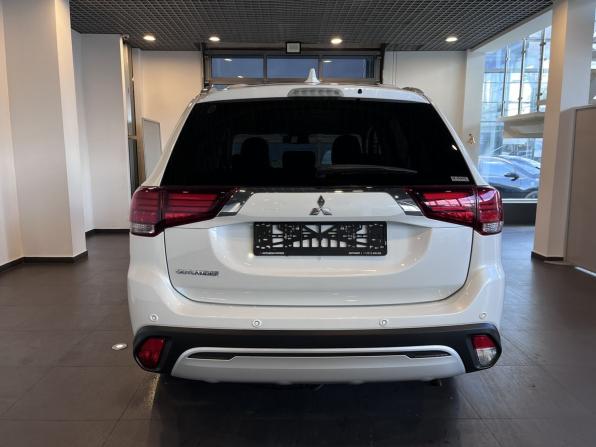 Mitsubishi Outlander III Рестайлинг 3 с пробегом 2021 года, цена 3 240 000 рублей, 51286 км, внедорожник, Автокод Объявления