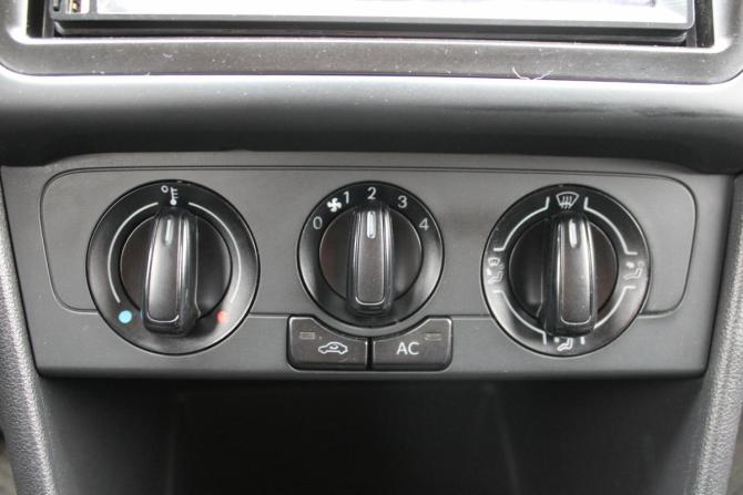 Volkswagen Polo V с пробегом 2014 года, цена 850 000 рублей, 119000 км, седан, Автокод Объявления