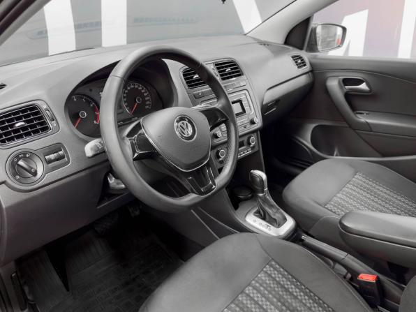 Volkswagen Polo V Рестайлинг с пробегом 2017 года, цена 1 169 900 рублей, 166000 км, седан, Автокод Объявления