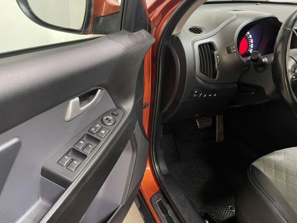 Kia Sportage III с пробегом 2012 года, цена 1 130 000 рублей, 202967 км, внедорожник, Автокод Объявления