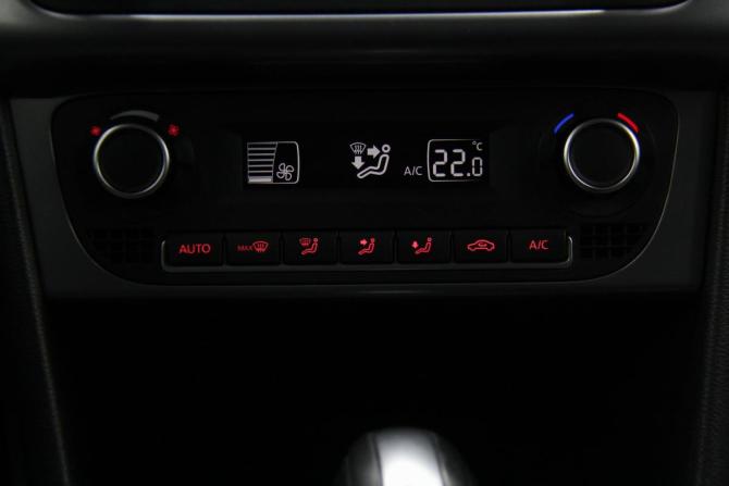 Volkswagen Polo V Рестайлинг с пробегом 2016 года, цена 1 258 000 рублей, 83397 км, седан, Автокод Объявления