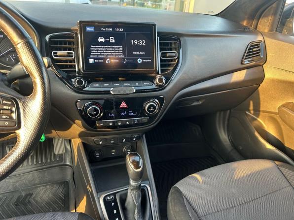 Hyundai Solaris II Рестайлинг с пробегом 2021 года, цена 1 710 000 рублей, 115554 км, седан, Автокод Объявления