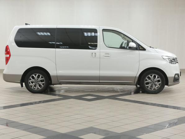 Hyundai H-1 II Рестайлинг 2 с пробегом 2019 года, цена 3 250 000 рублей, 54357 км, минивэн, Автокод Объявления