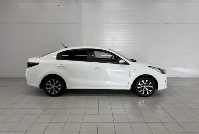 Kia Rio III Рестайлинг с пробегом 2017 года, цена 1 270 000 рублей, 133098 км, седан, Автокод Объявления