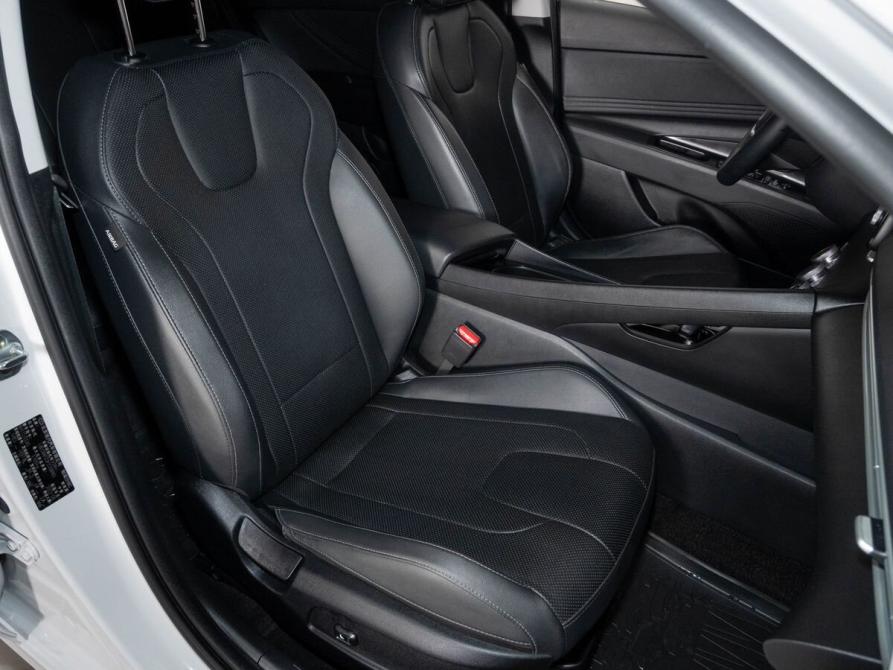 Hyundai Elantra VII (CN7) Рестайлинг Казань  - изображение 14
