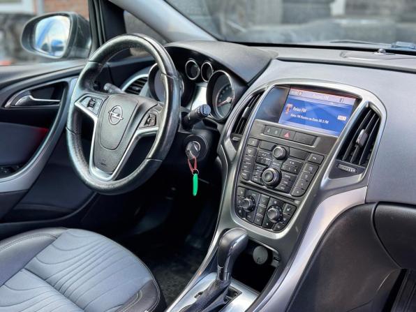 Opel Astra J Рестайлинг с пробегом 2013 года, цена 850 000 рублей, 125000 км, хэтчбек, Автокод Объявления