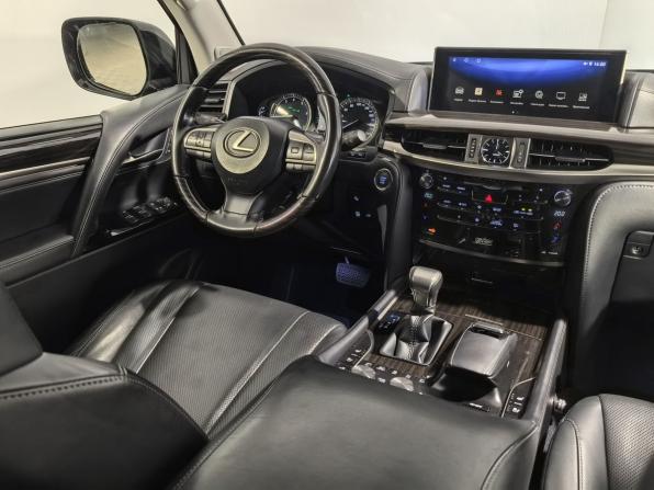 Lexus LX III Рестайлинг 2 с пробегом 2017 года, цена 6 499 000 рублей, 200386 км, внедорожник, Автокод Объявления