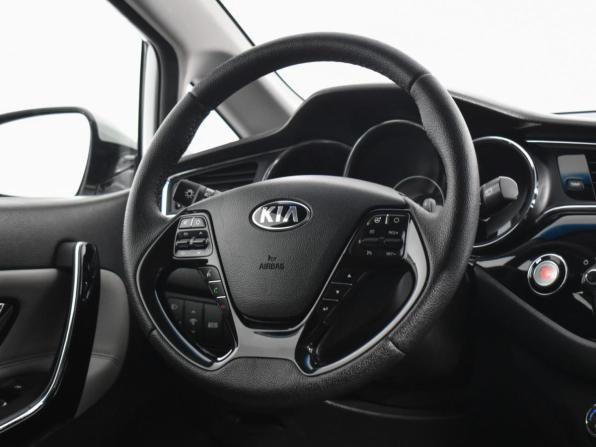Kia Ceed II Рестайлинг с пробегом 2018 года, цена 1 350 000 рублей, 119360 км, хэтчбек, Автокод Объявления