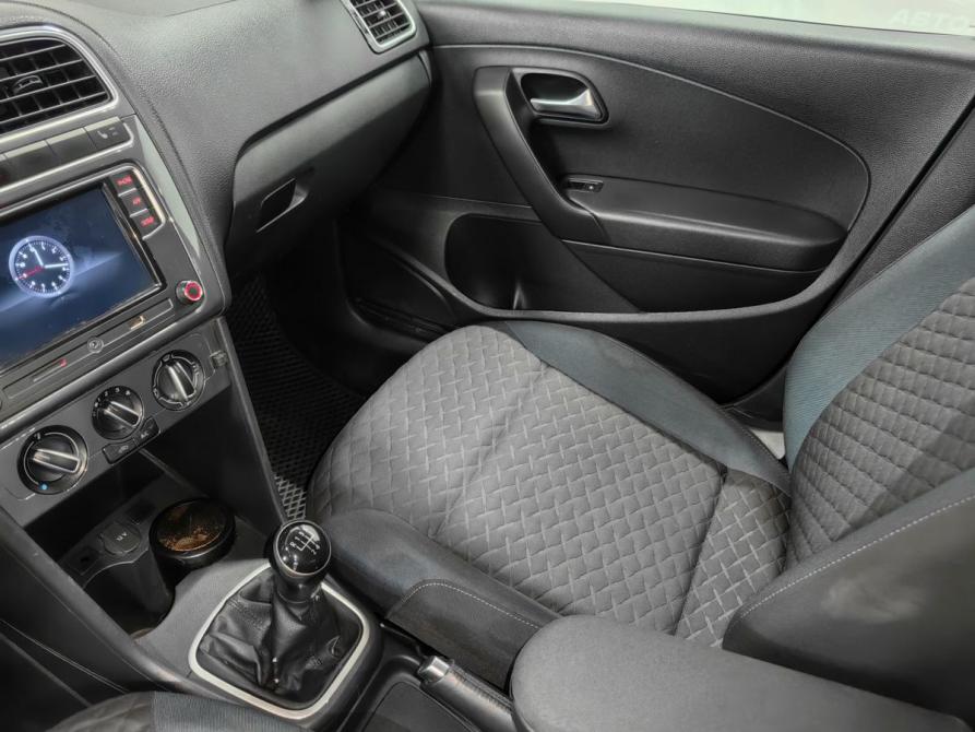 Volkswagen Polo V Рестайлинг Новосибирск  - изображение 12