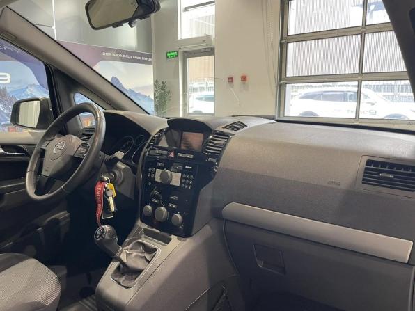 Opel Zafira B Рестайлинг с пробегом 2011 года, цена 682 000 рублей, 262075 км, компактвэн, Автокод Объявления