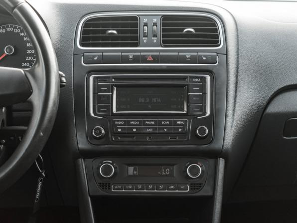 Volkswagen Polo V с пробегом 2014 года, цена 1 270 000 рублей, 23593 км, седан, Автокод Объявления