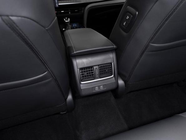 Toyota Camry IX (XV80) China Market с пробегом 2025 года, цена 4 130 000 рублей, 50 км, седан, Автокод Объявления