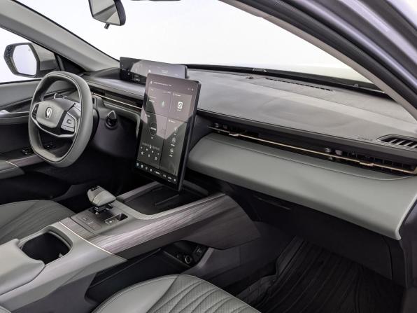 Changan Lamore с пробегом 2023 года, цена 1 970 000 рублей, 21400 км, седан, Автокод Объявления
