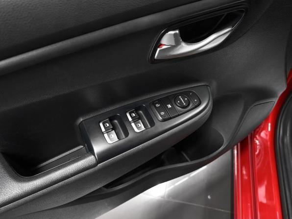 Kia Rio IV Рестайлинг с пробегом 2021 года, цена 1 695 000 рублей, 82561 км, седан, Автокод Объявления