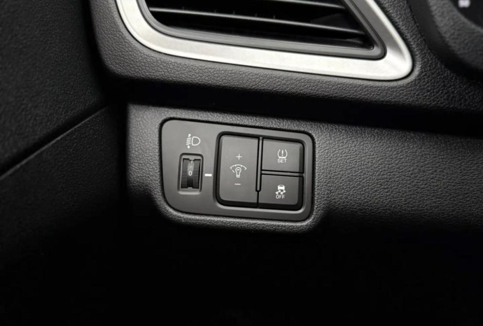 Hyundai Solaris I Рестайлинг Ставрополь  - изображение 17