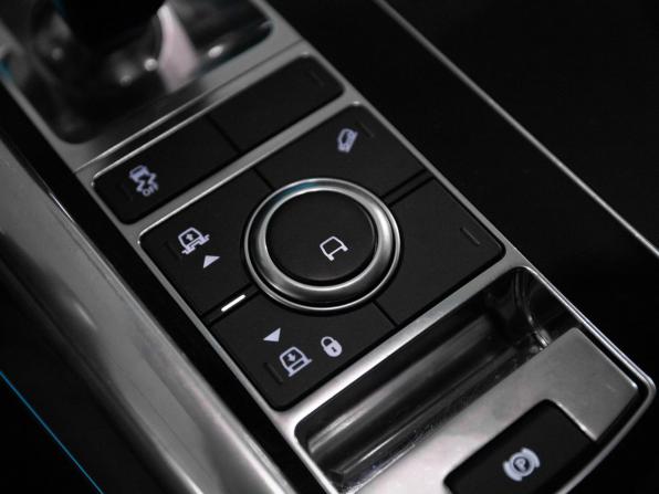 Land Rover Range Rover Sport II Рестайлинг с пробегом 2018 года, цена 6 000 000 рублей, 113966 км, внедорожник, Автокод Объявления