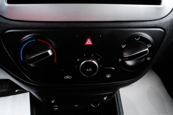 Hyundai Solaris II с пробегом 2019 года, цена 1 259 000 рублей, 190000 км, седан, Автокод Объявления