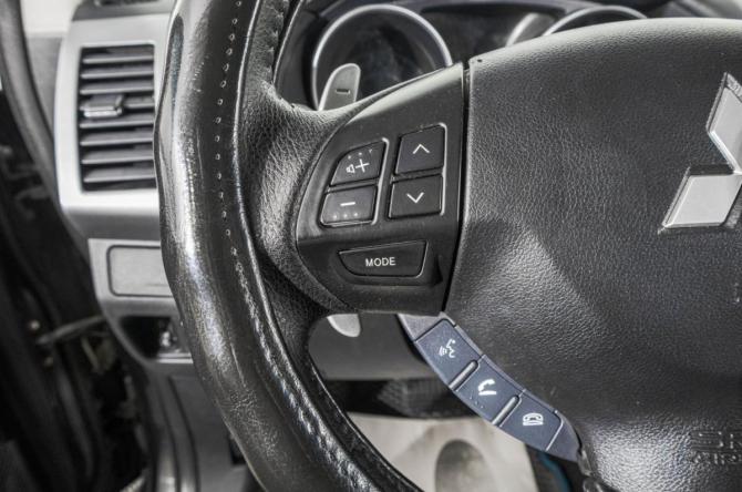 Mitsubishi Outlander II Рестайлинг с пробегом 2010 года, цена 1 409 000 рублей, 200000 км, внедорожник, Автокод Объявления
