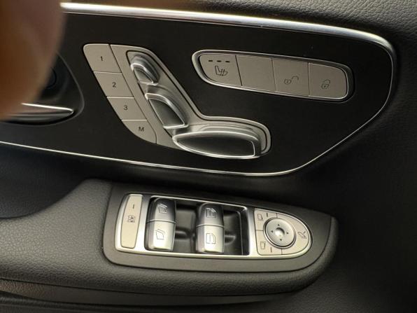 Mercedes-Benz V-Класс III (W447) Рестайлинг с пробегом 2020 года, цена 6 300 000 рублей, 51000 км, минивэн, Автокод Объявления
