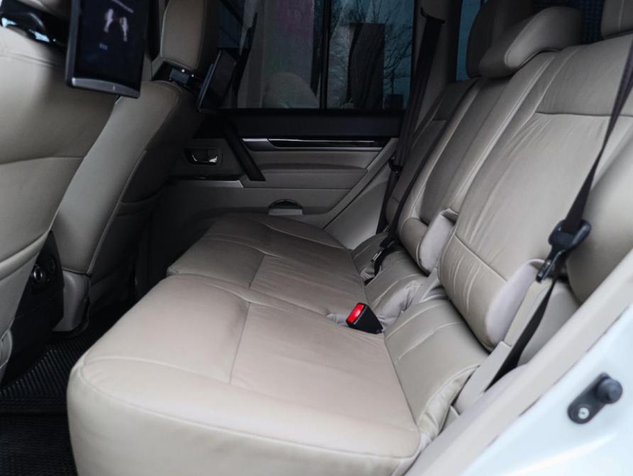 Mitsubishi Pajero IV Рестайлинг 2 Москва  - изображение 8