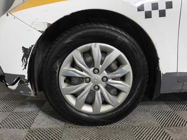 Hyundai Solaris II с пробегом 2017 года, цена 599 000 рублей, 317953 км, седан, Автокод Объявления