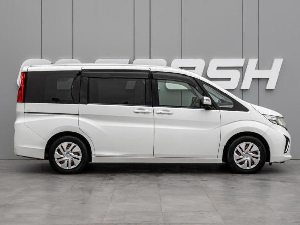 Honda Stepwgn V с пробегом 2016 года, цена 2 148 000 рублей, 64026 км, минивэн, Автокод Объявления