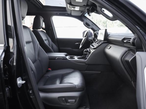 Toyota Land Cruiser 300 Series с пробегом 2022 года, цена 9 299 000 рублей, 51215 км, внедорожник, Автокод Объявления