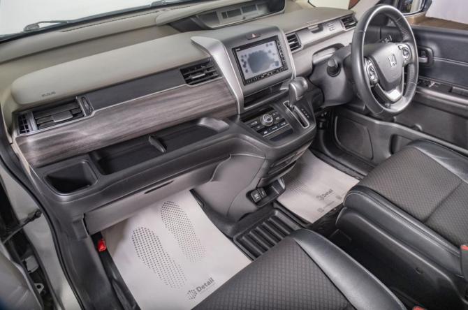 Honda Freed II Рестайлинг с пробегом 2019 года, цена 1 739 000 рублей, 118000 км, компактвэн, Автокод Объявления