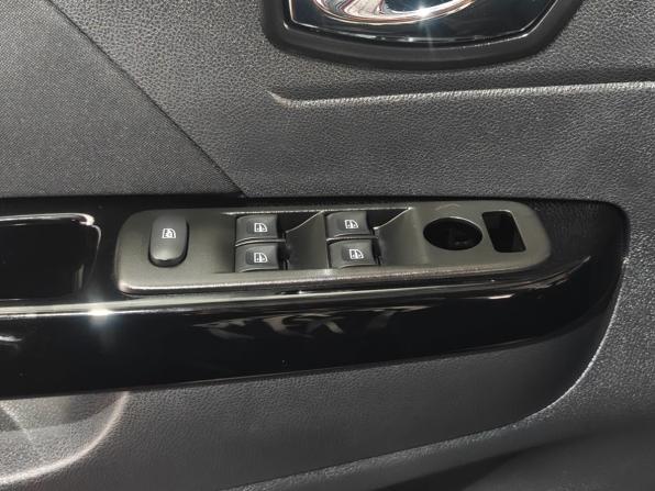 Renault Kaptur I с пробегом 2019 года, цена 1 599 000 рублей, 69996 км, внедорожник, Автокод Объявления