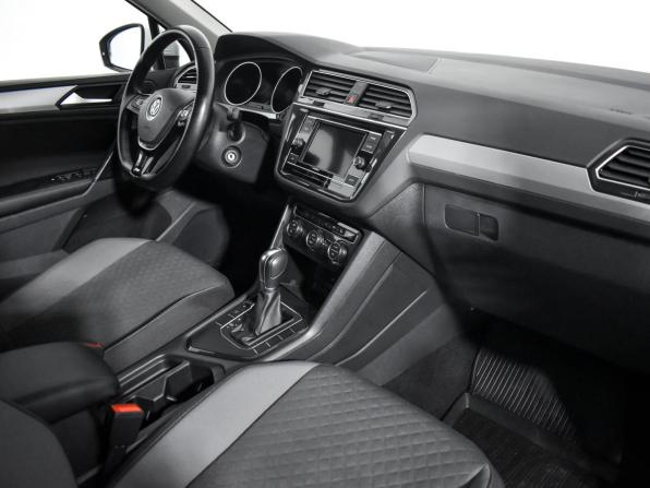 Volkswagen Tiguan II с пробегом 2018 года, цена 1 860 000 рублей, 90099 км, внедорожник, Автокод Объявления