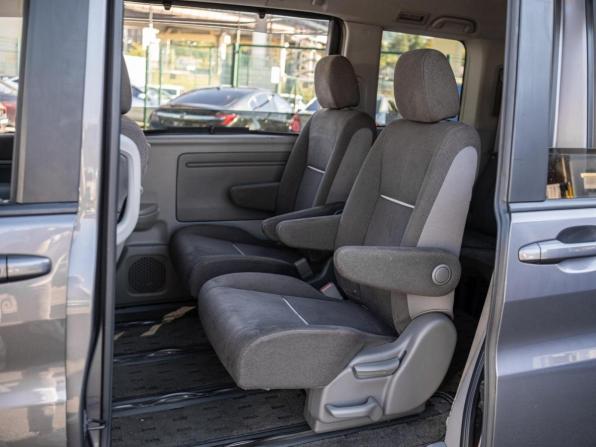 Honda Stepwgn V с пробегом 2015 года, цена 1 799 000 рублей, 176569 км, минивэн, Автокод Объявления