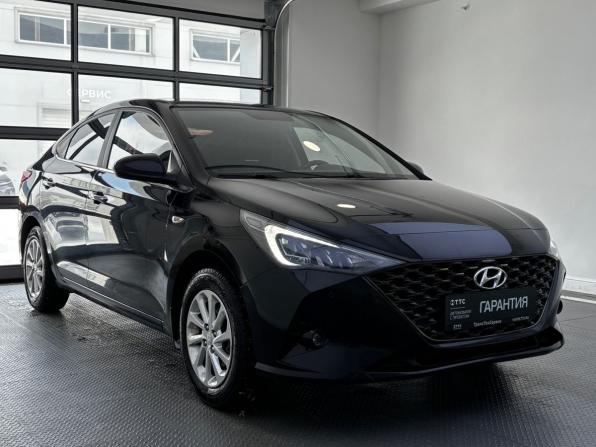 Hyundai Solaris II Рестайлинг с пробегом 2021 года, цена 1 725 000 рублей, 82500 км, седан, Автокод Объявления