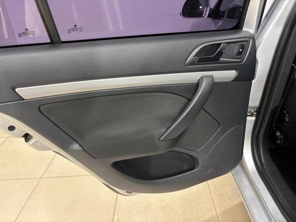 Skoda Octavia II (A5) Рестайлинг с пробегом 2011 года, цена 745 000 рублей, 255197 км, лифтбек, Автокод Объявления