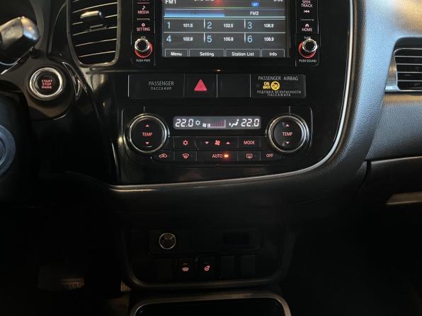 Mitsubishi Outlander III Рестайлинг 2 с пробегом 2017 года, цена 1 900 000 рублей, 193700 км, внедорожник, Автокод Объявления